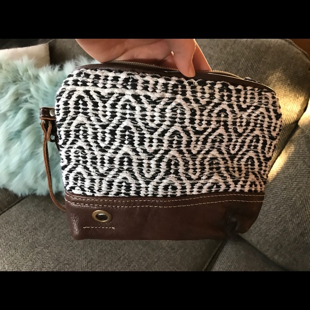Myra Bag unique wristlet - Picture 8 of 15